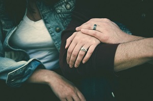 Hold